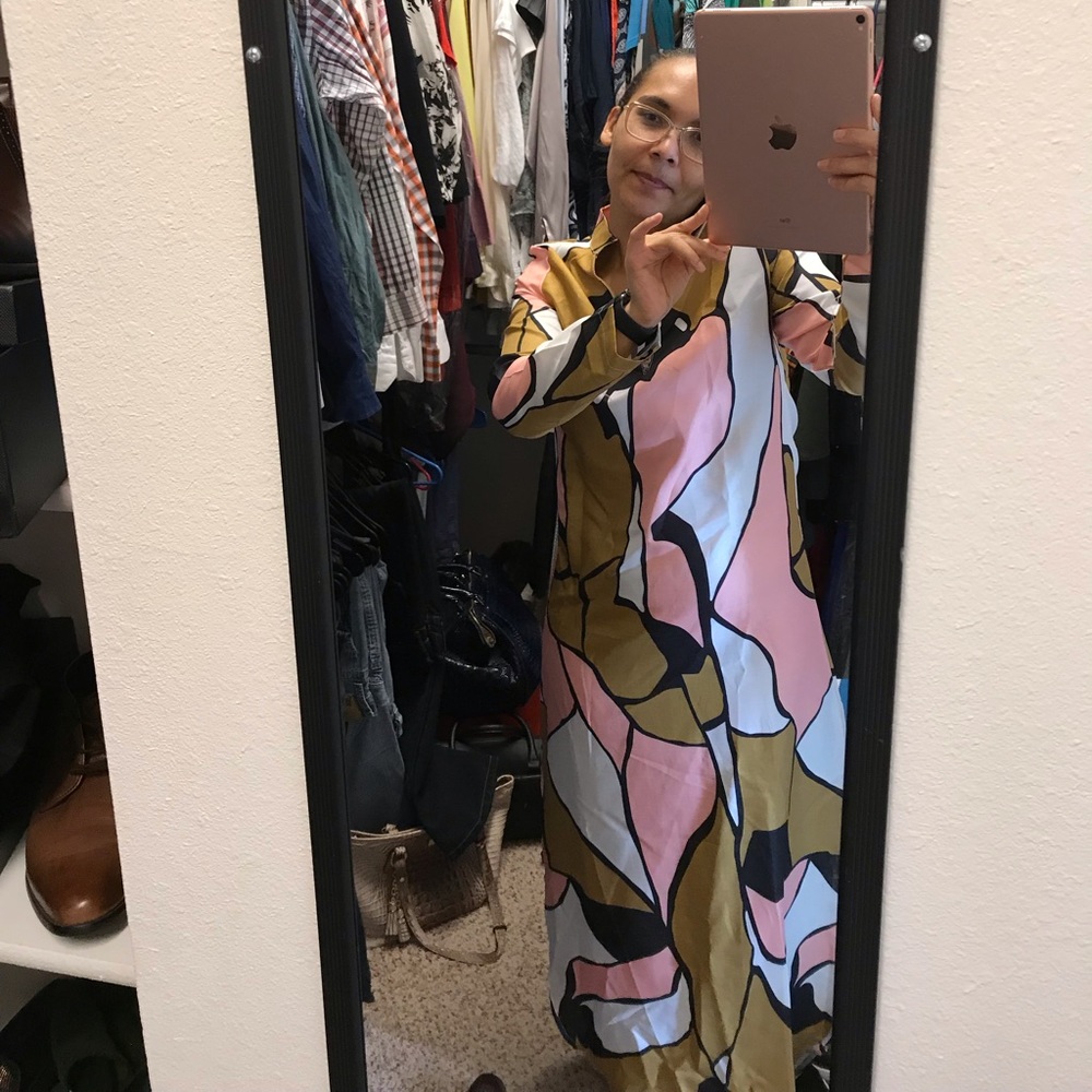 Colorful Short Sleeve, B-Neck, High Low Dress - Picture 7 of 10